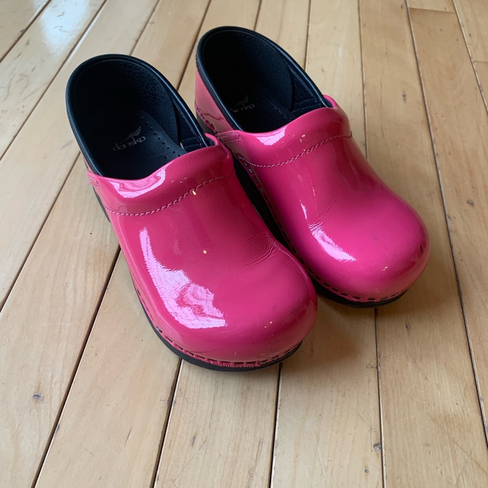 Dansko Kids Pink Dress Shoes with Glossy Finish